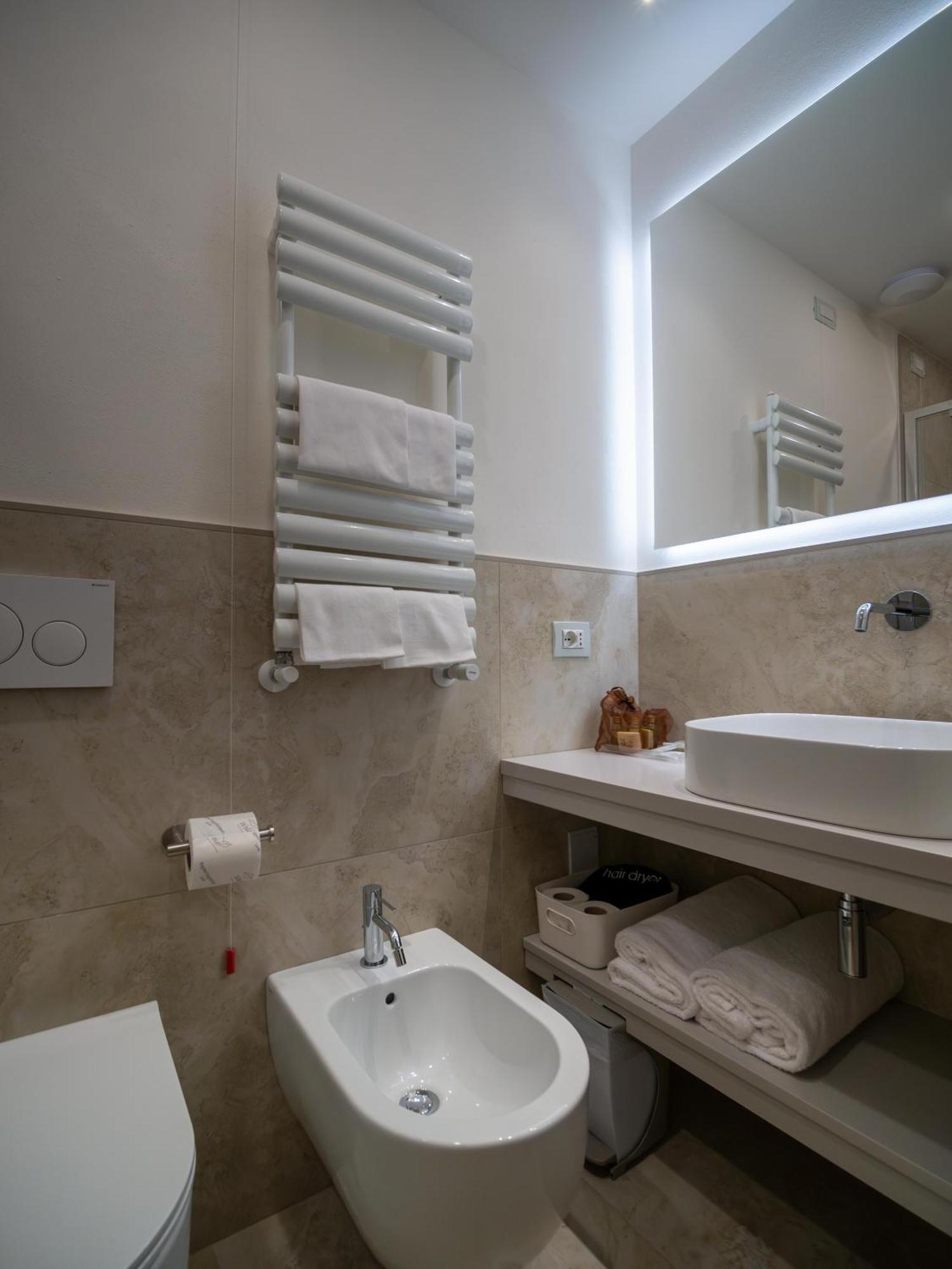 Torre Del Fuggisole Hotel เซียนา ภายนอก รูปภาพ