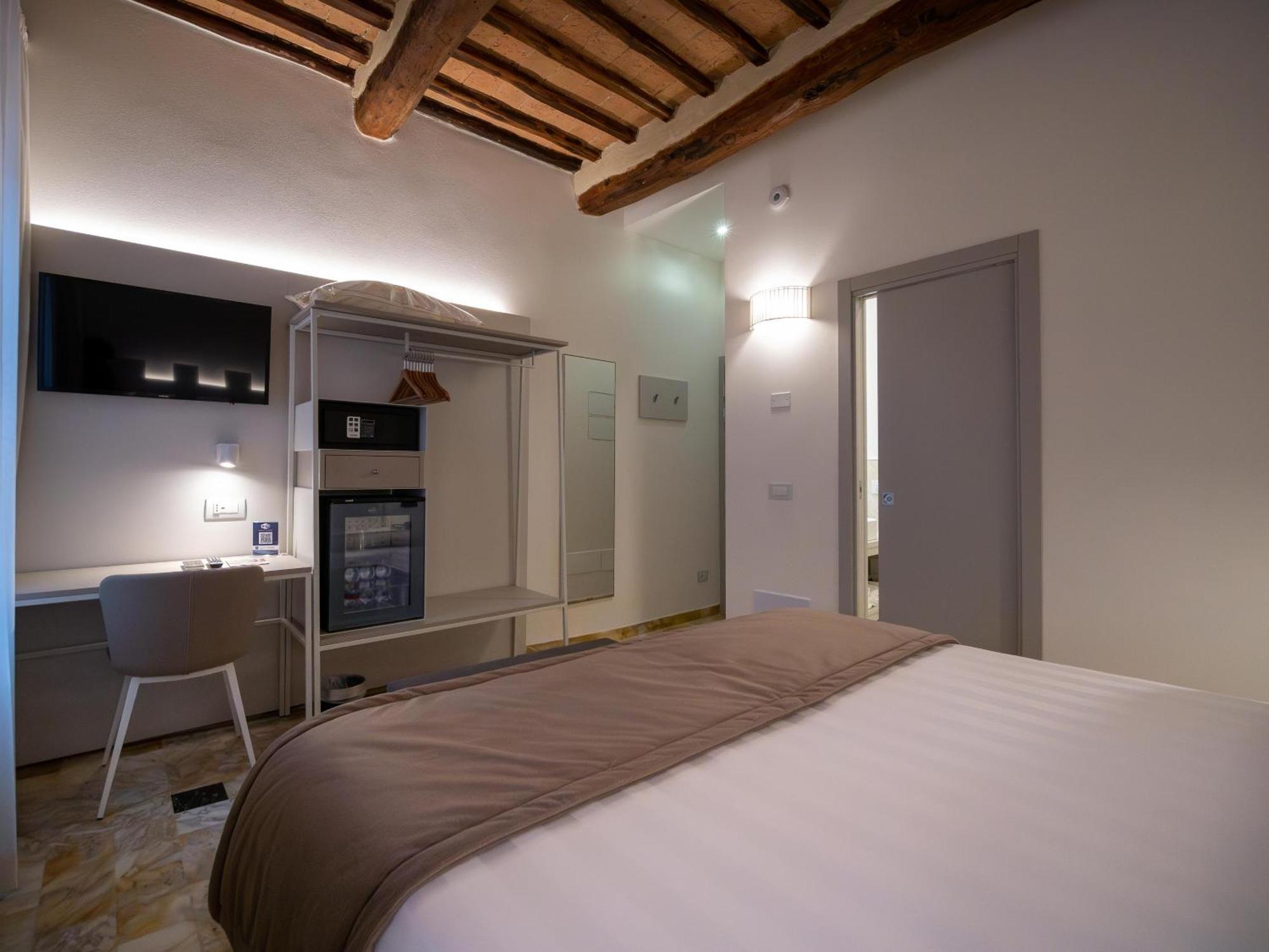 Torre Del Fuggisole Hotel เซียนา ภายนอก รูปภาพ