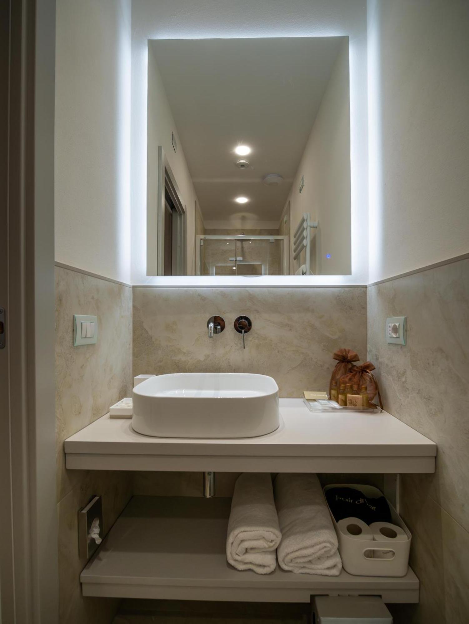 Torre Del Fuggisole Hotel เซียนา ภายนอก รูปภาพ